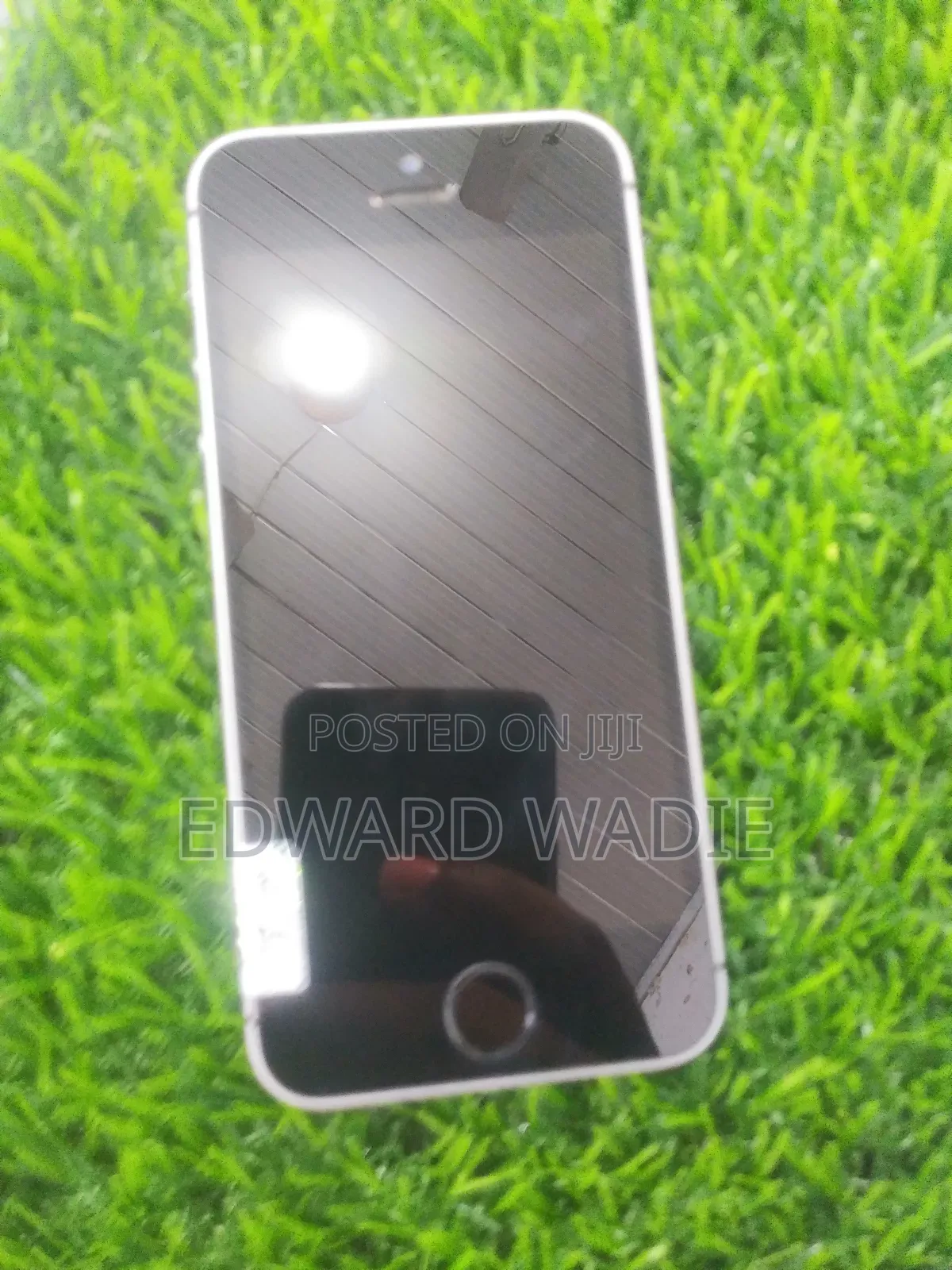 Apple iPhone SE 32 GB Gray