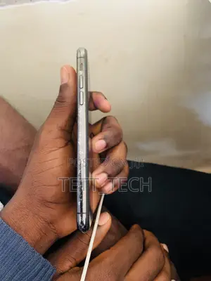 Apple iPhone X 64 GB Gray
