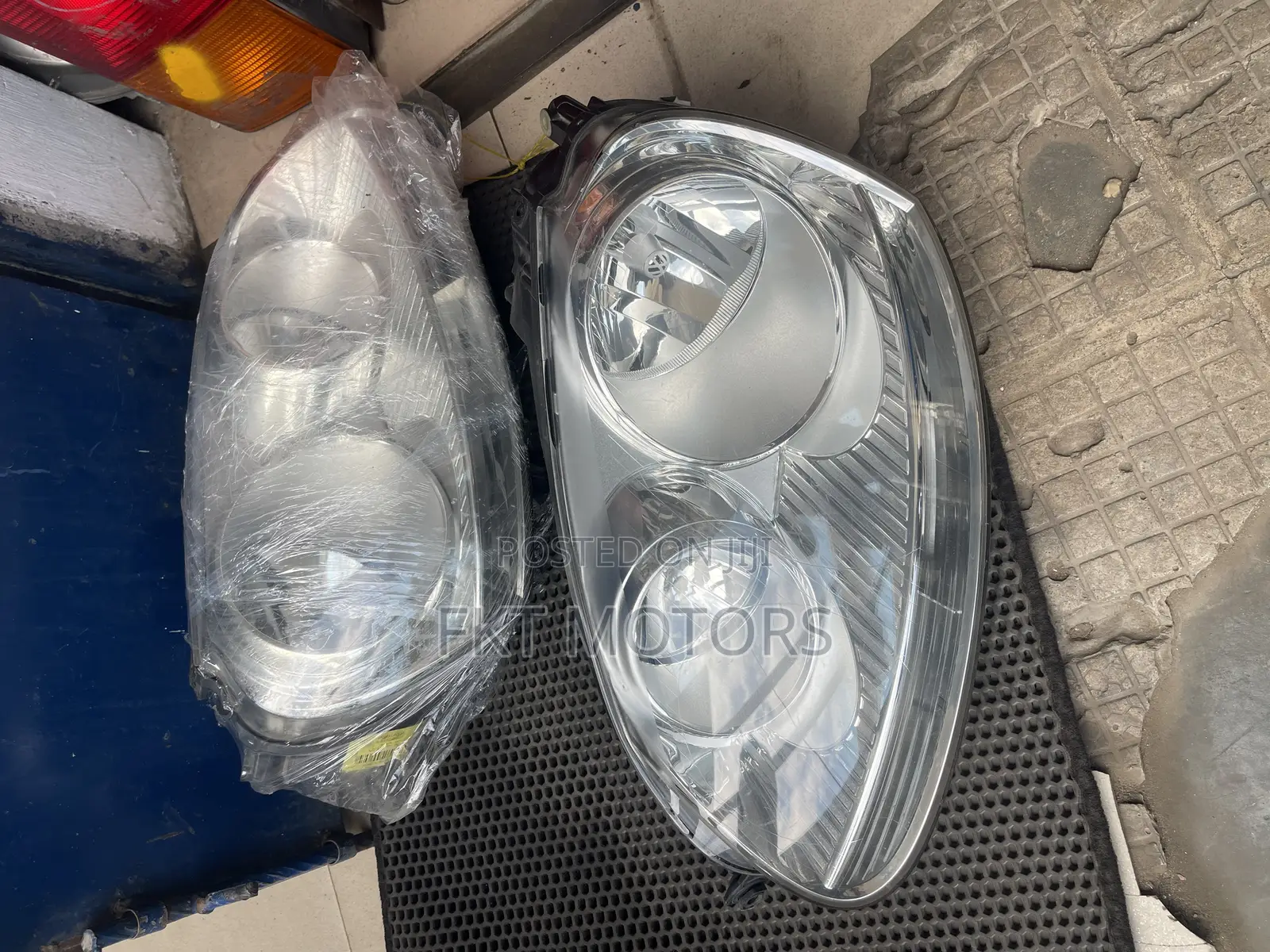 Volkswagen Jetta/Passat Headlight/Taillight Complete 05/06/