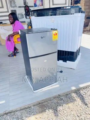 Quality Yet Affordable Pearl PF-100LF-25Y Table Top Fridge.