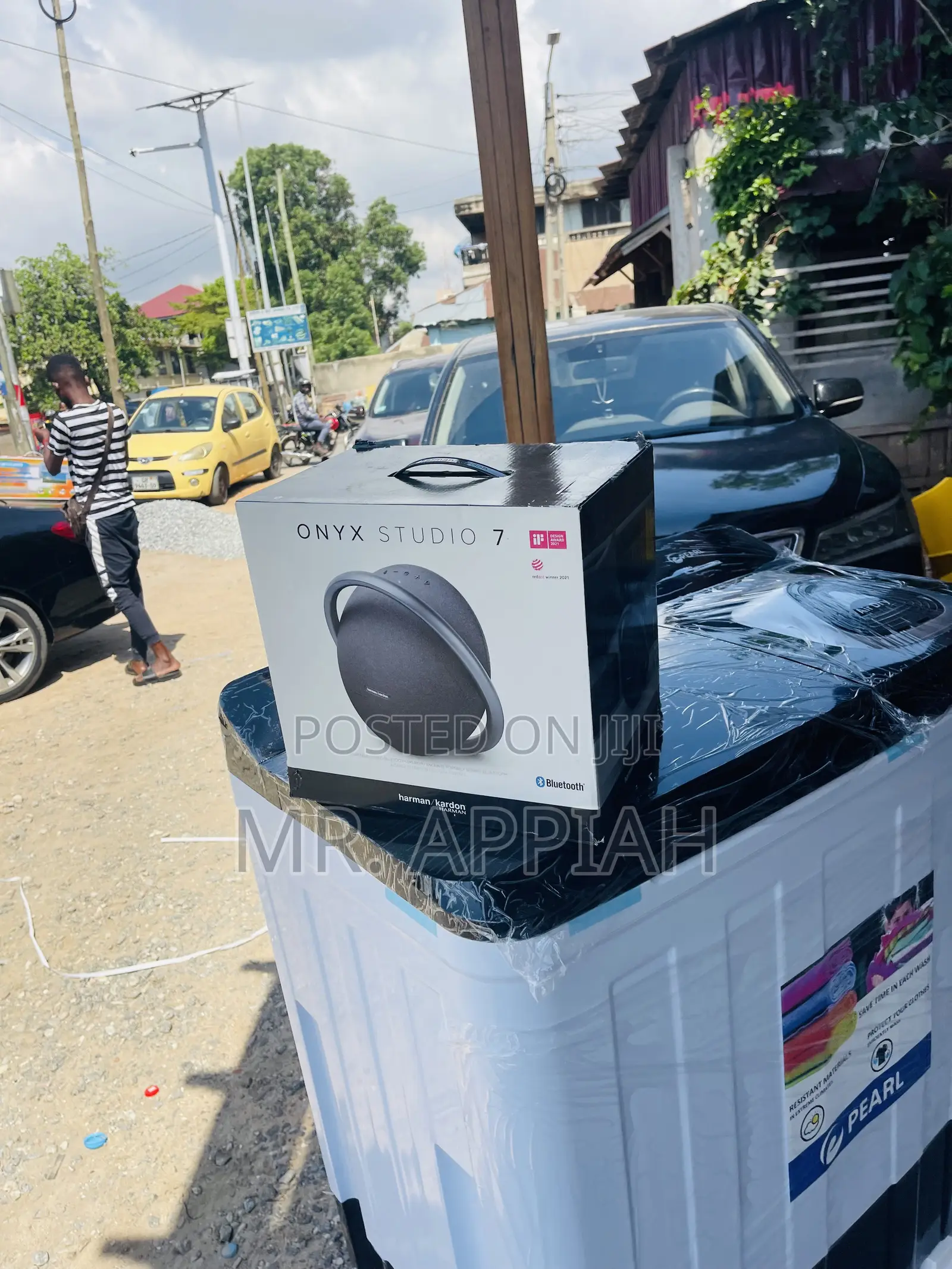 Sealed in Box Onyx 7 Wireless Electric Speaker.