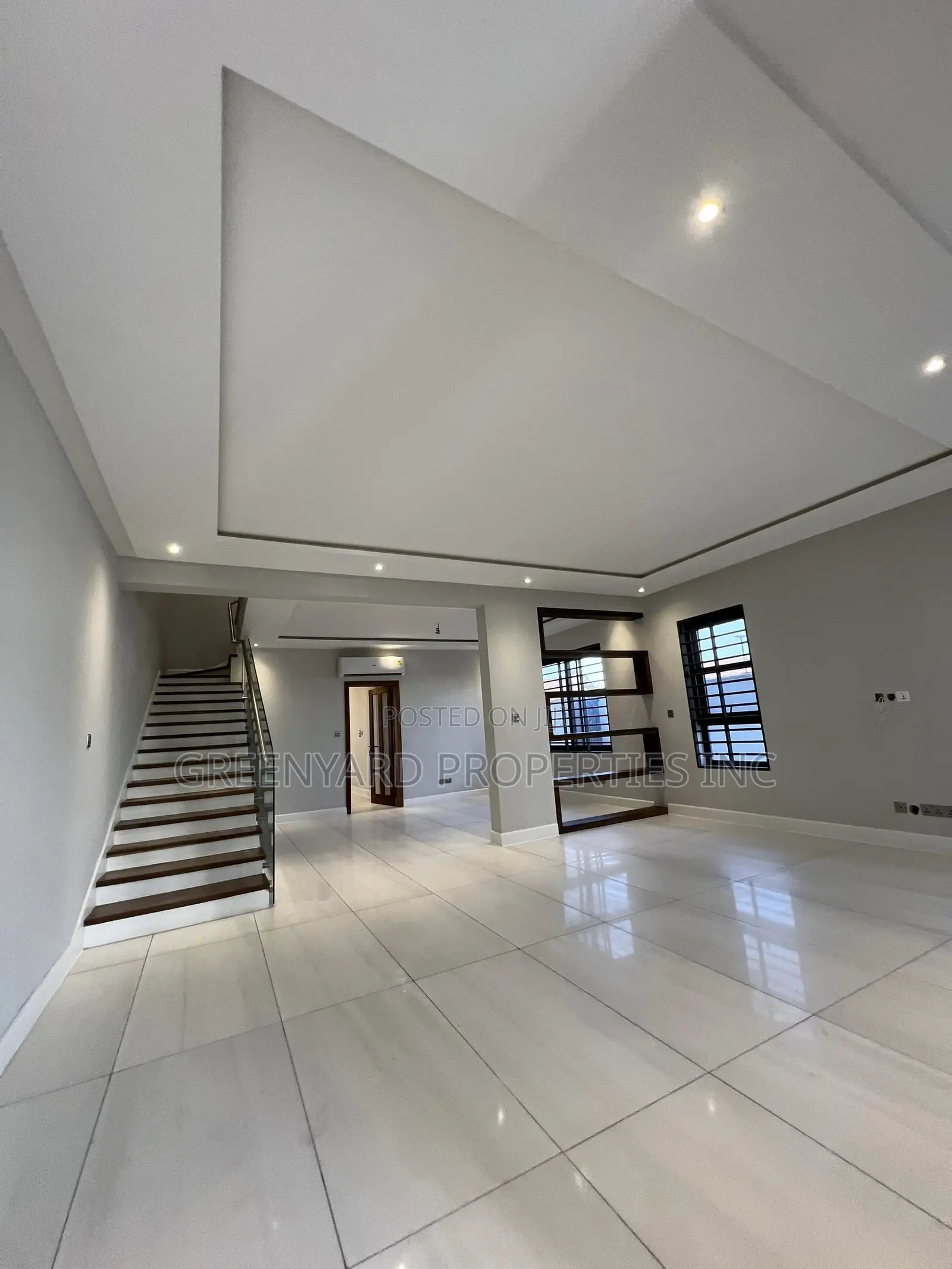 5bdrm House in East Legon for sale