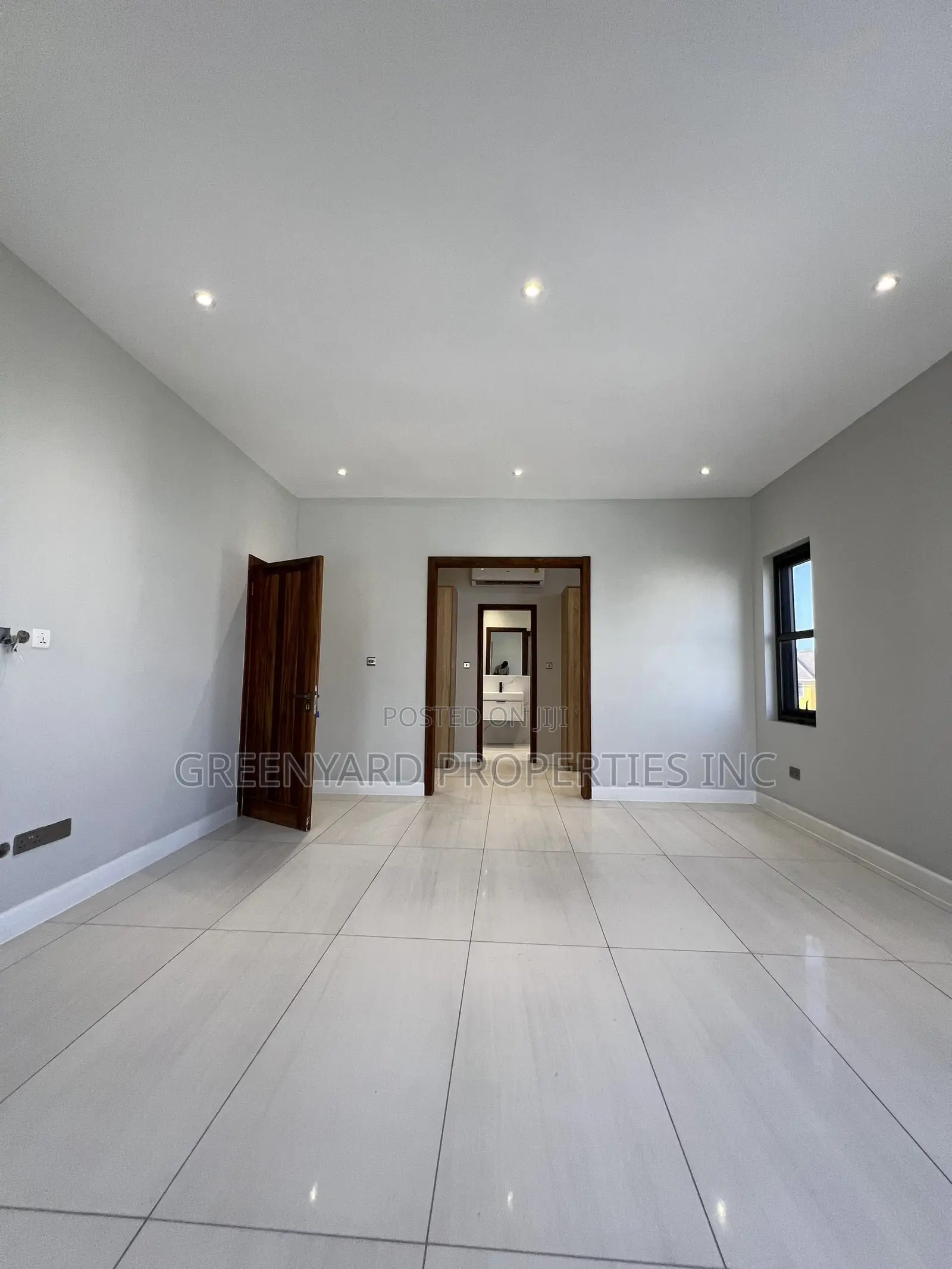 5bdrm House in East Legon for sale