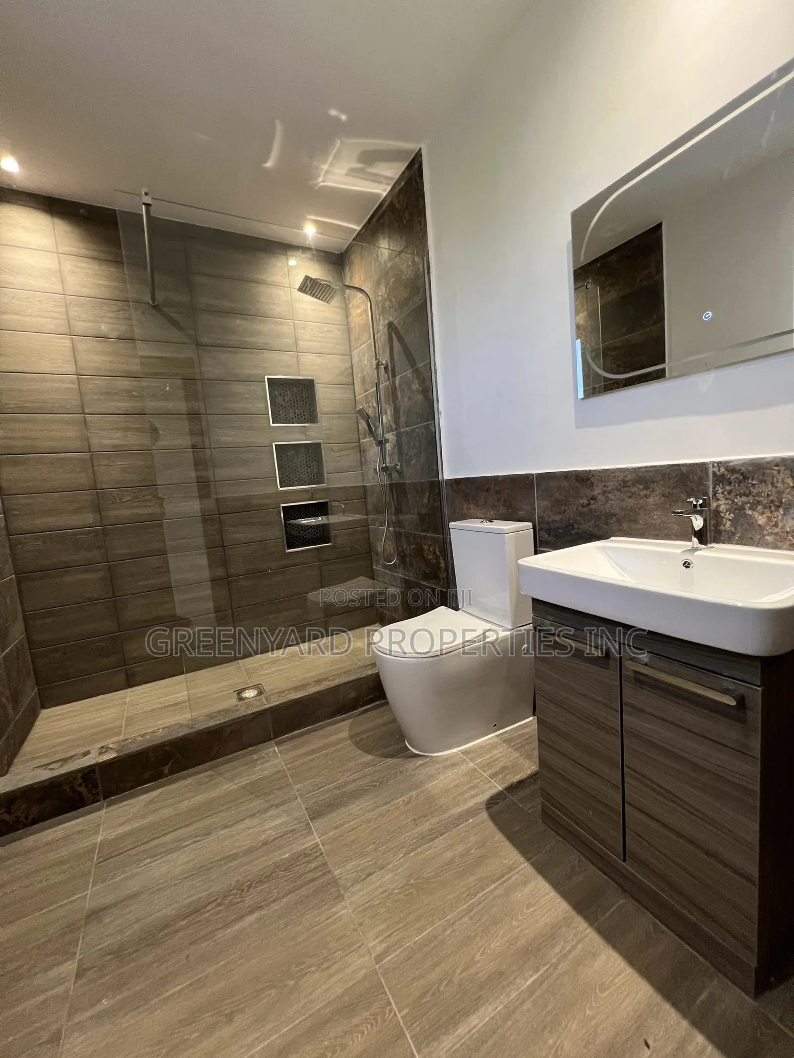 5bdrm House in East Legon for sale