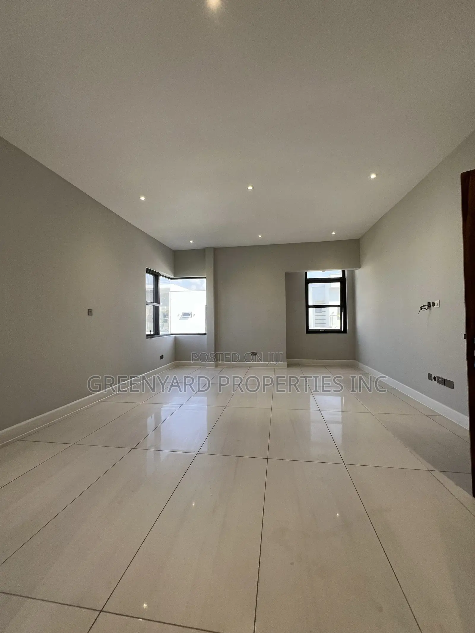 5bdrm House in East Legon for sale