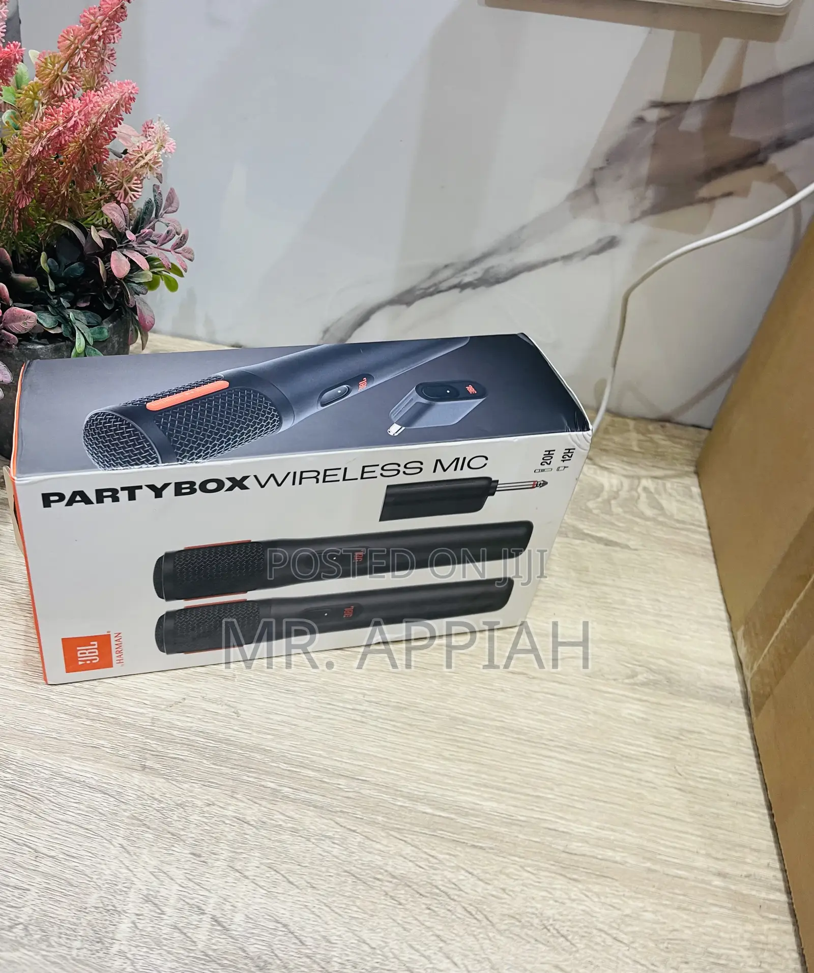 High Quality JBL Partybox Wireless Microphone System.