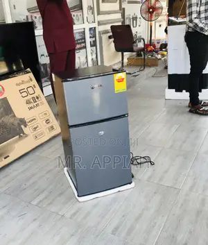 Energy Sufficient Pearl Pf-100lf-25y Table Top Fridge.