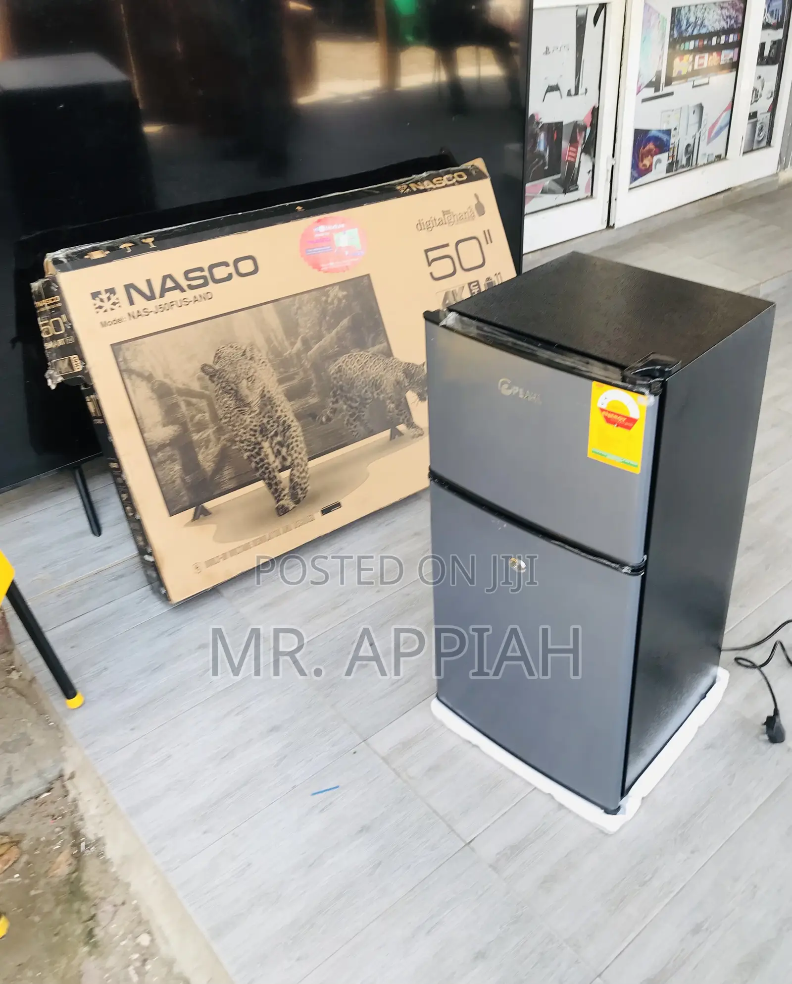 Super Chilling Pearl Pf-100lf-25y Table Top Fridge.