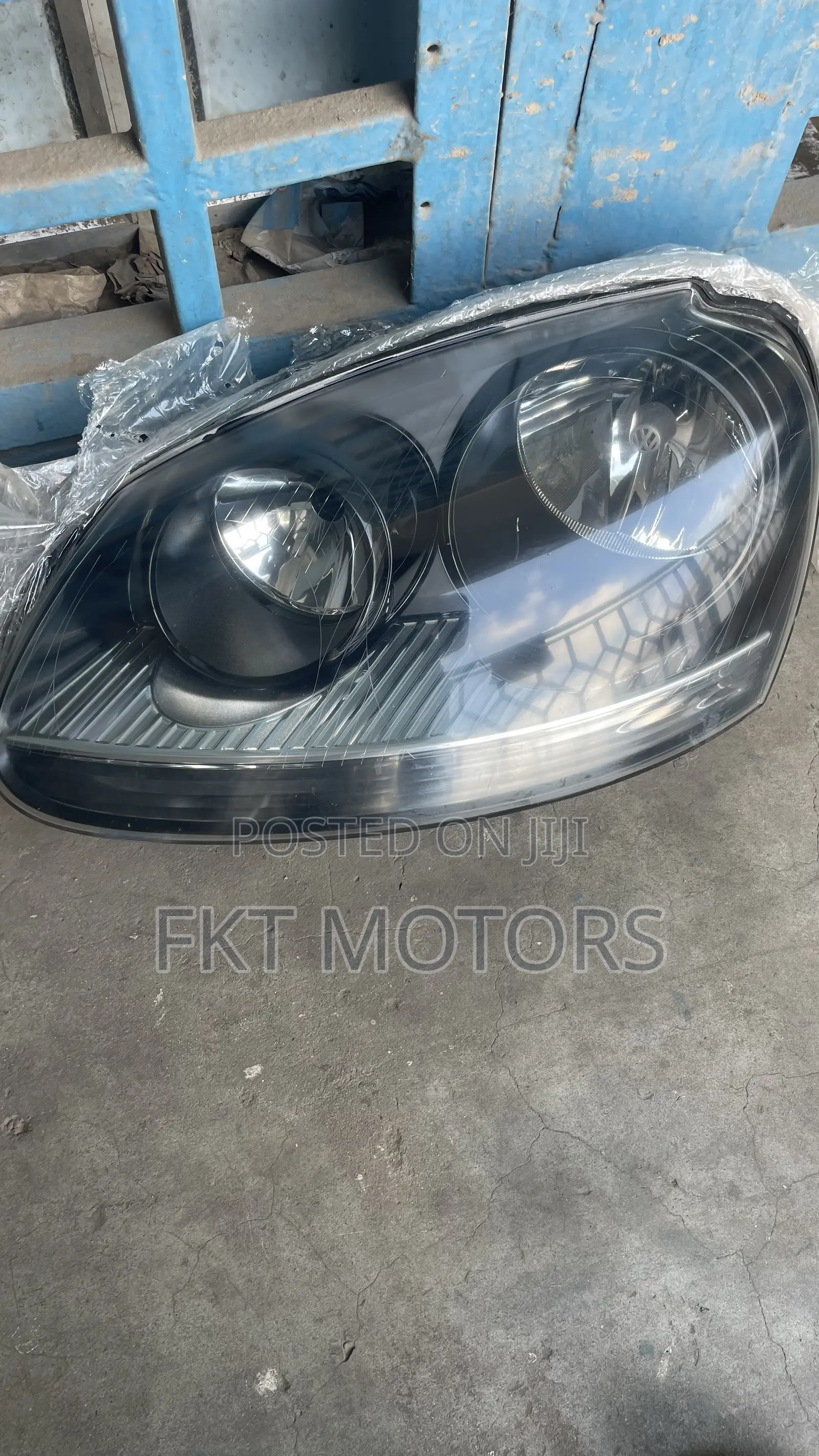 Volkswagen Jetta/Passat Headlight/Taillight Complete 05/06/