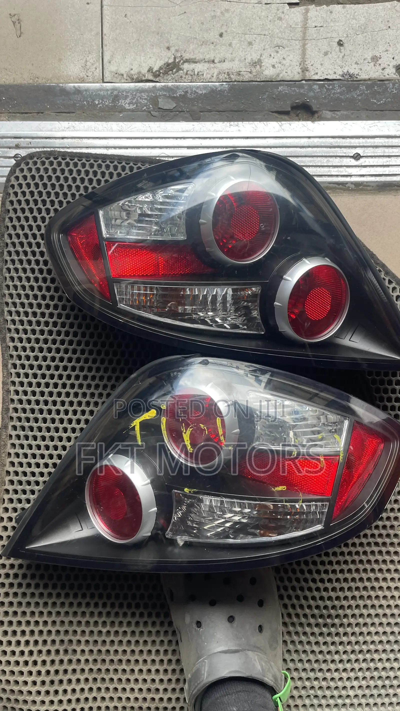 Hyundai Tiburon Taillight 2003,2004,2005,2006,2007,2008,