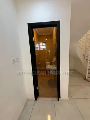 4bdrm House in Skm, Adenta for sale