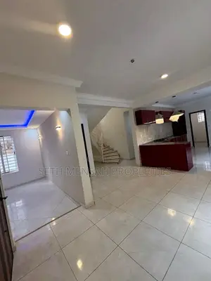 4bdrm House in Skm, Adenta for sale