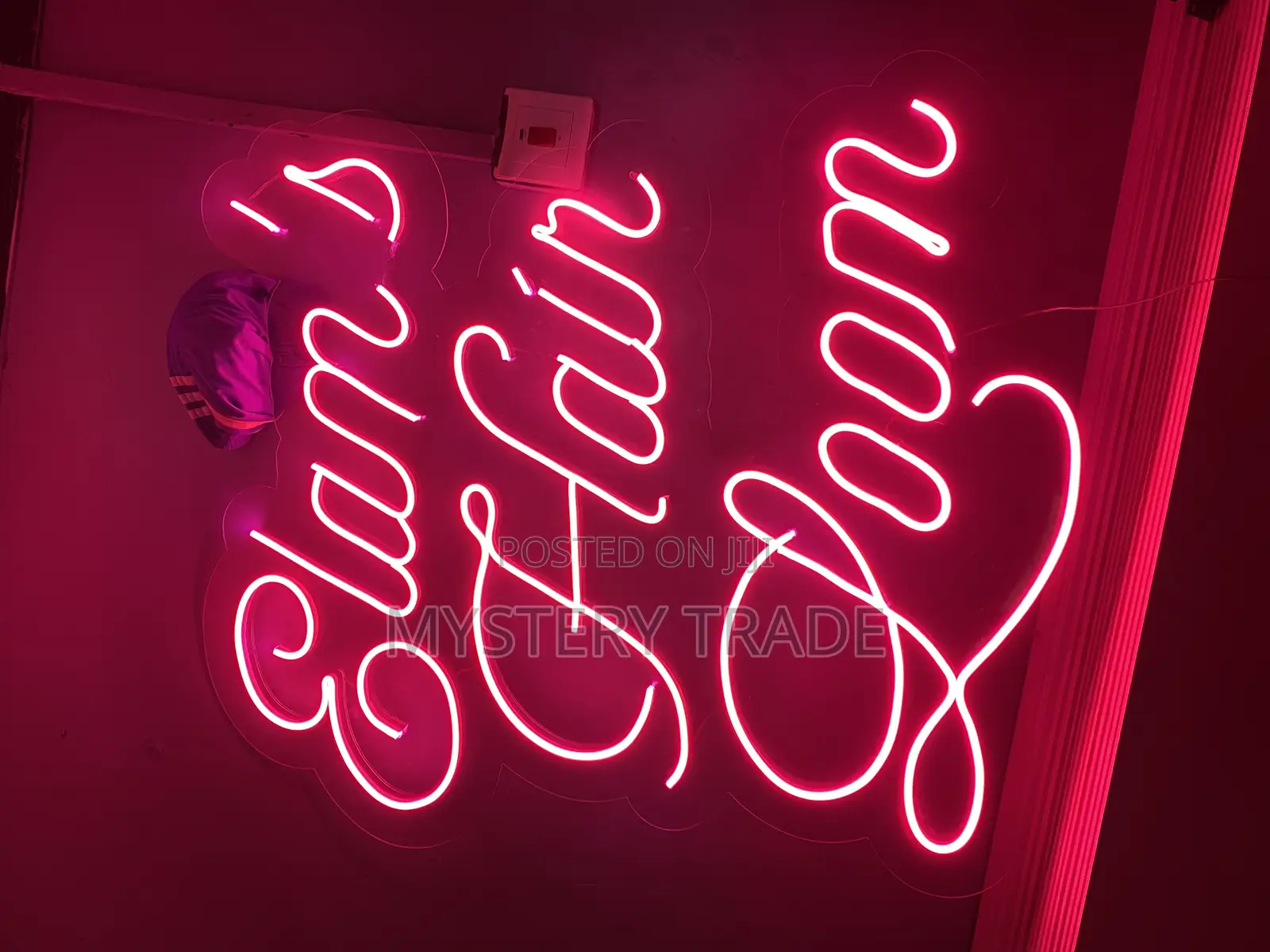 Neon Signage for Elams Hair Loom