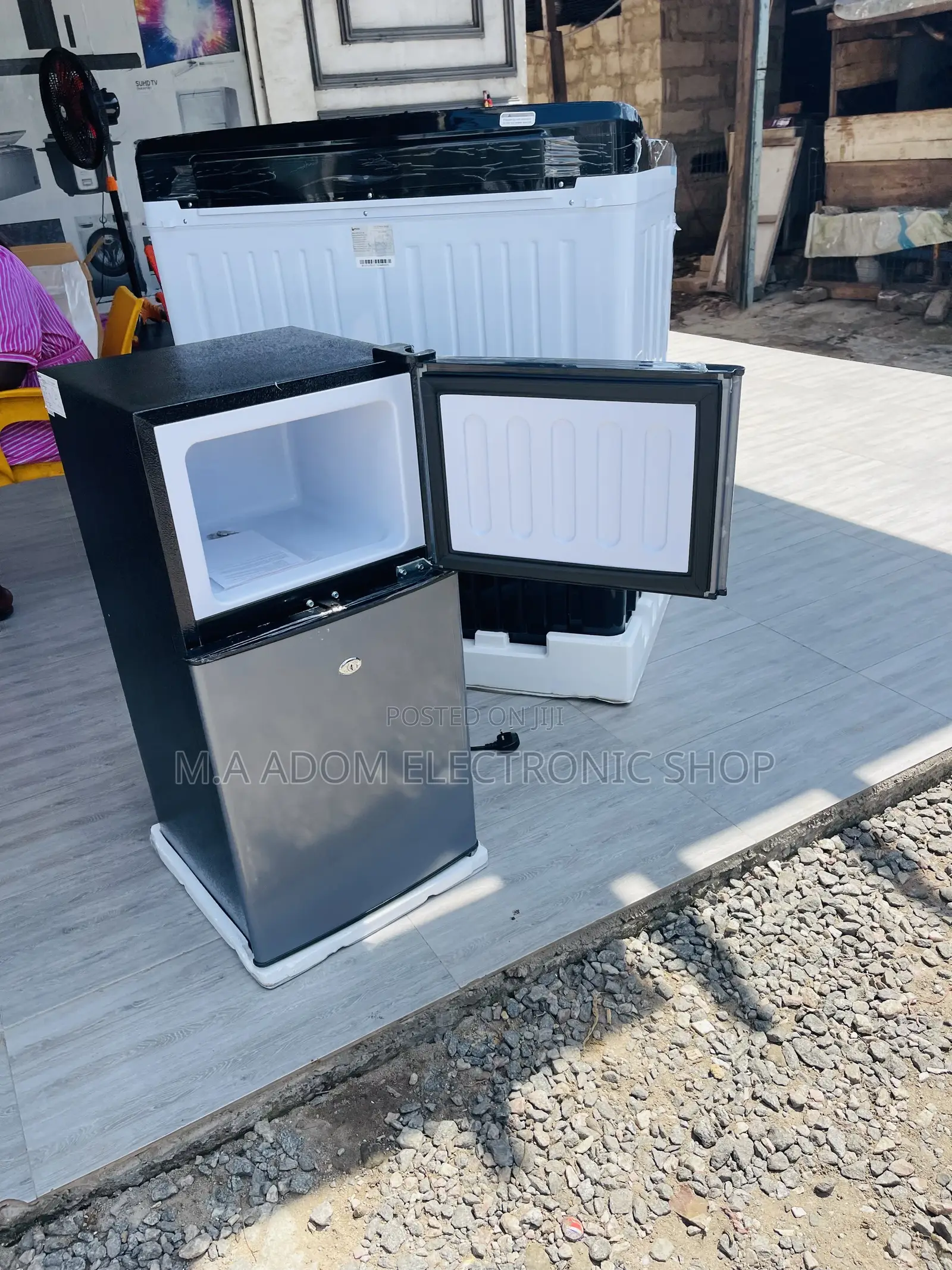 Extremely Chilling Pearl Pf-100lf-25y Table Top Fridge 