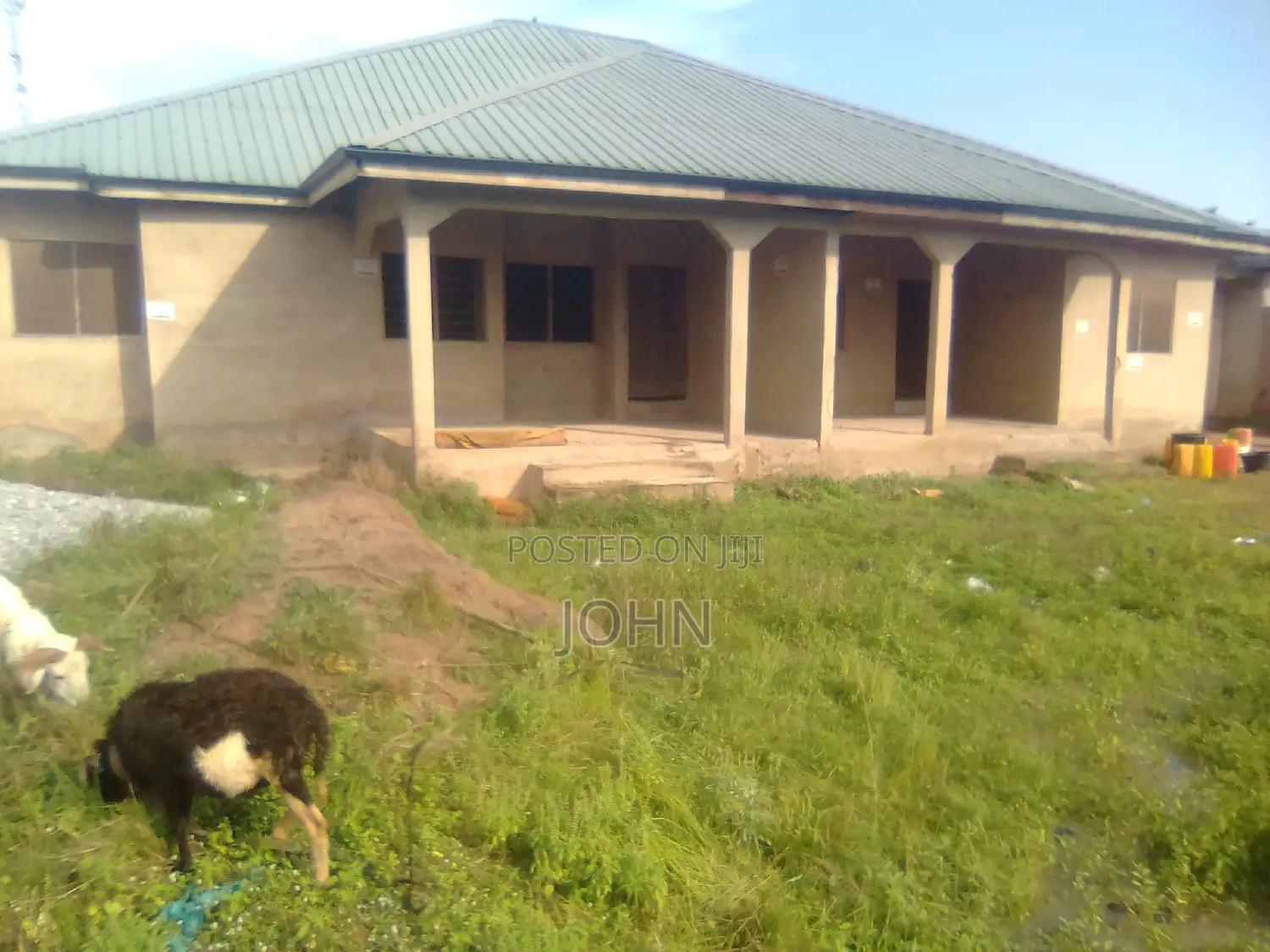 4bdrm Apartment in Survivorestates, Ablekuma for sale