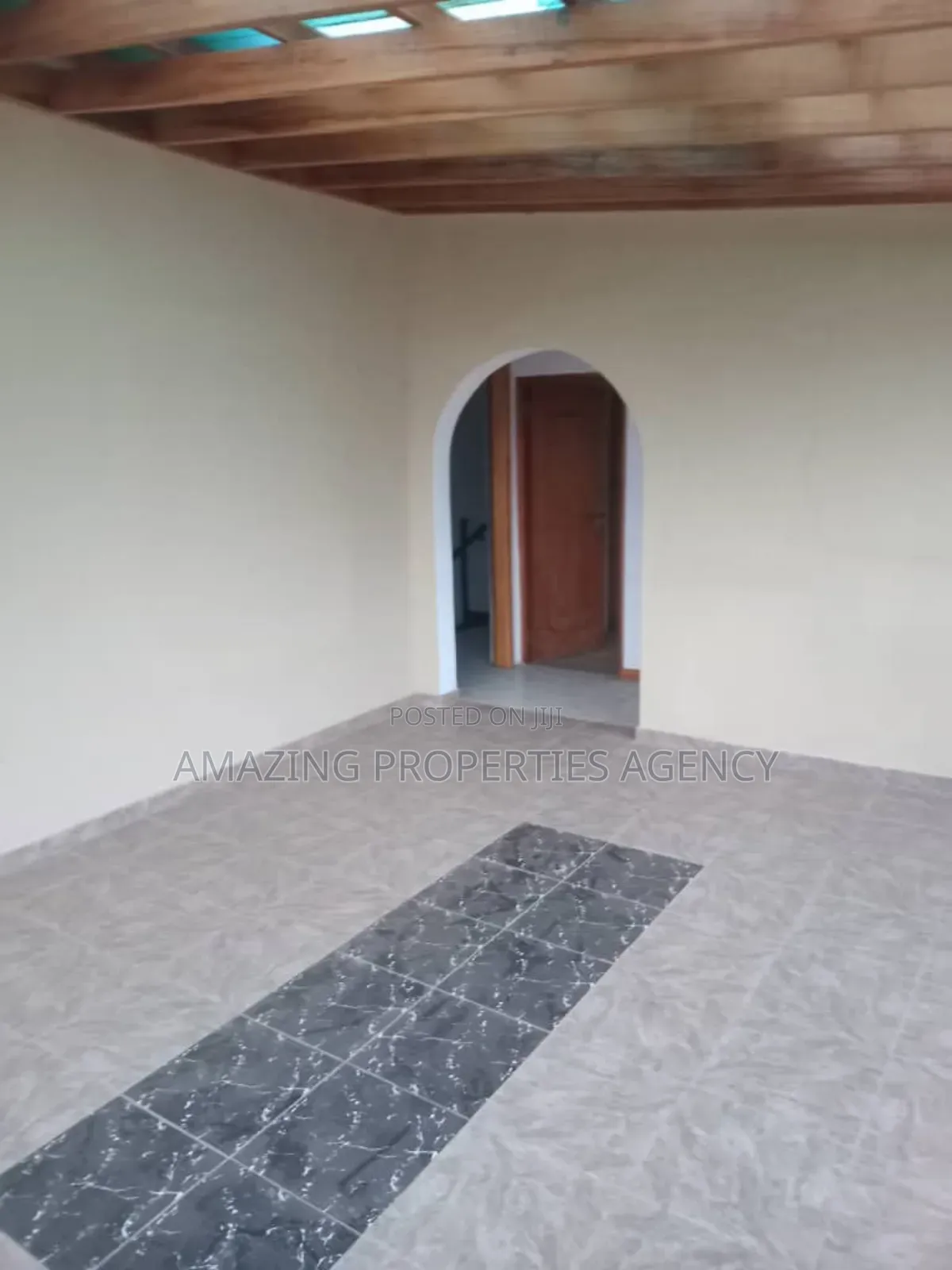5bdrm House in Tesano for sale