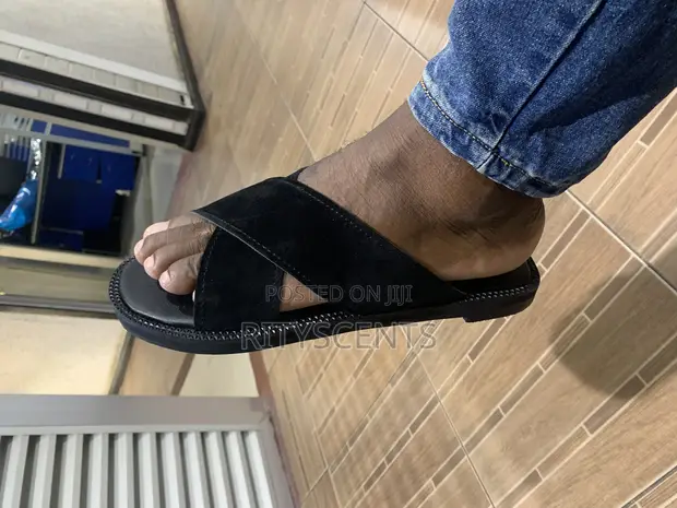 靴  SLIPPER SUEDE CROSS BLACK 靴 SLIPPER SUEDE CROSS BLACK Men's Cross Strap Suede Black Comfort