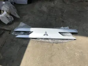 Outlander 2023 Boot Moulding