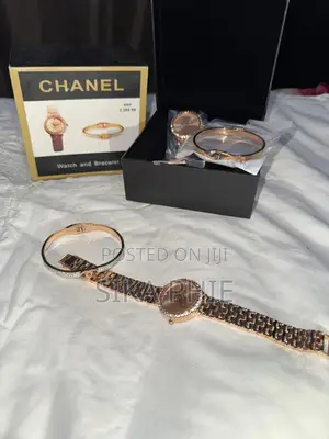 Original CHANEL Gift Box Including Watch and Bracelet