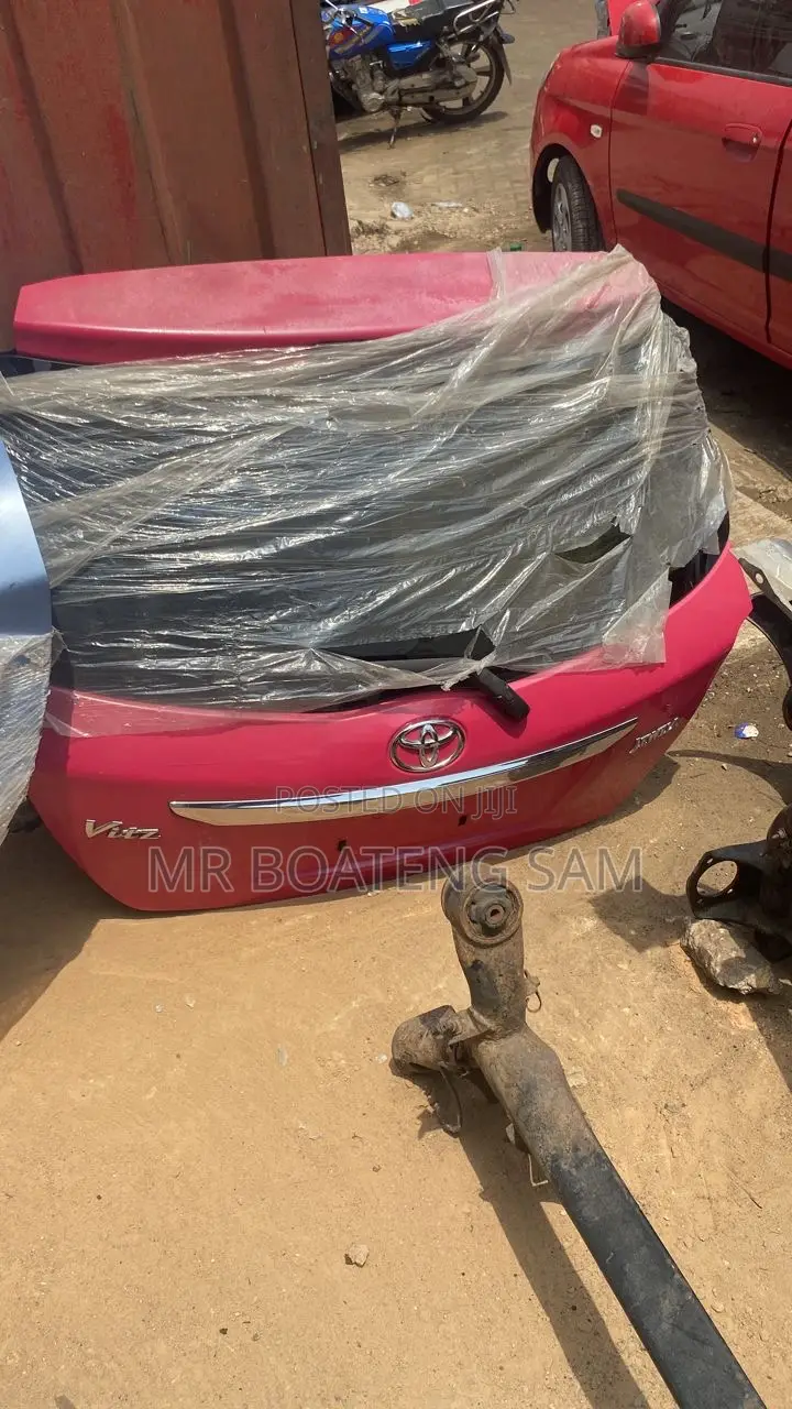 Toyota Vitz 2012 Boot