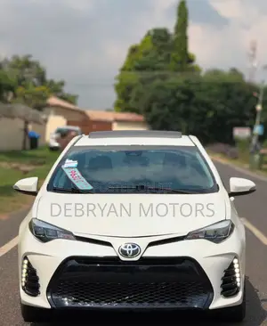 Toyota Corolla SE (1.8L 4cyl 6M) 2019 White