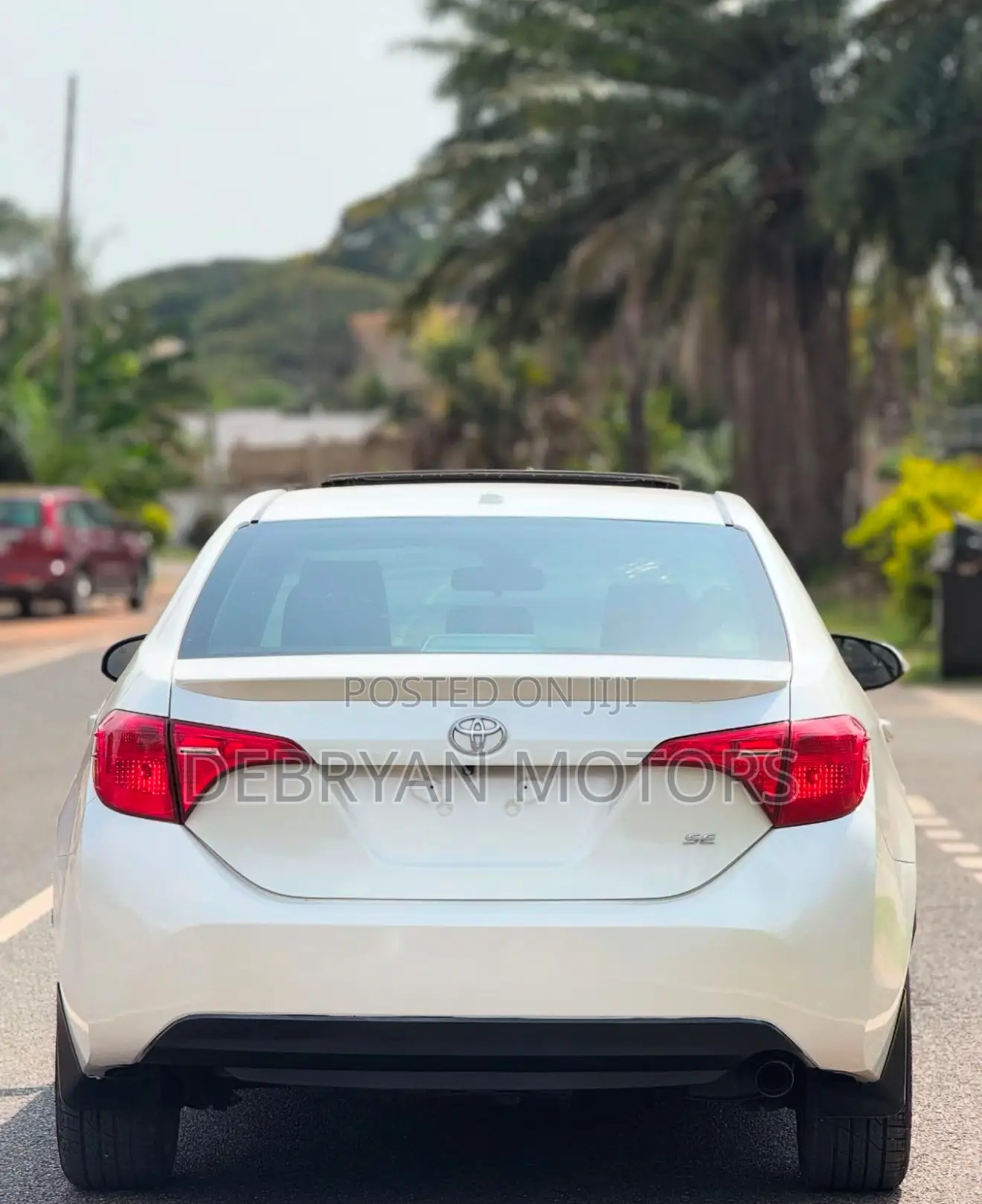 Toyota Corolla SE (1.8L 4cyl 6M) 2019 White