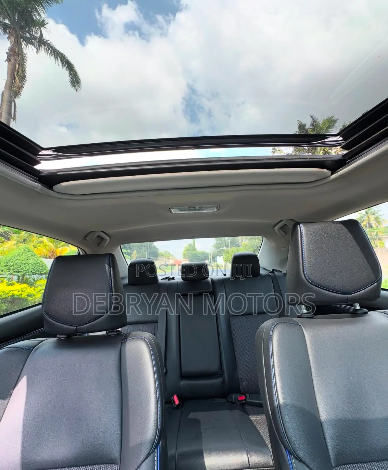 Toyota Corolla SE (1.8L 4cyl 6M) 2019 White