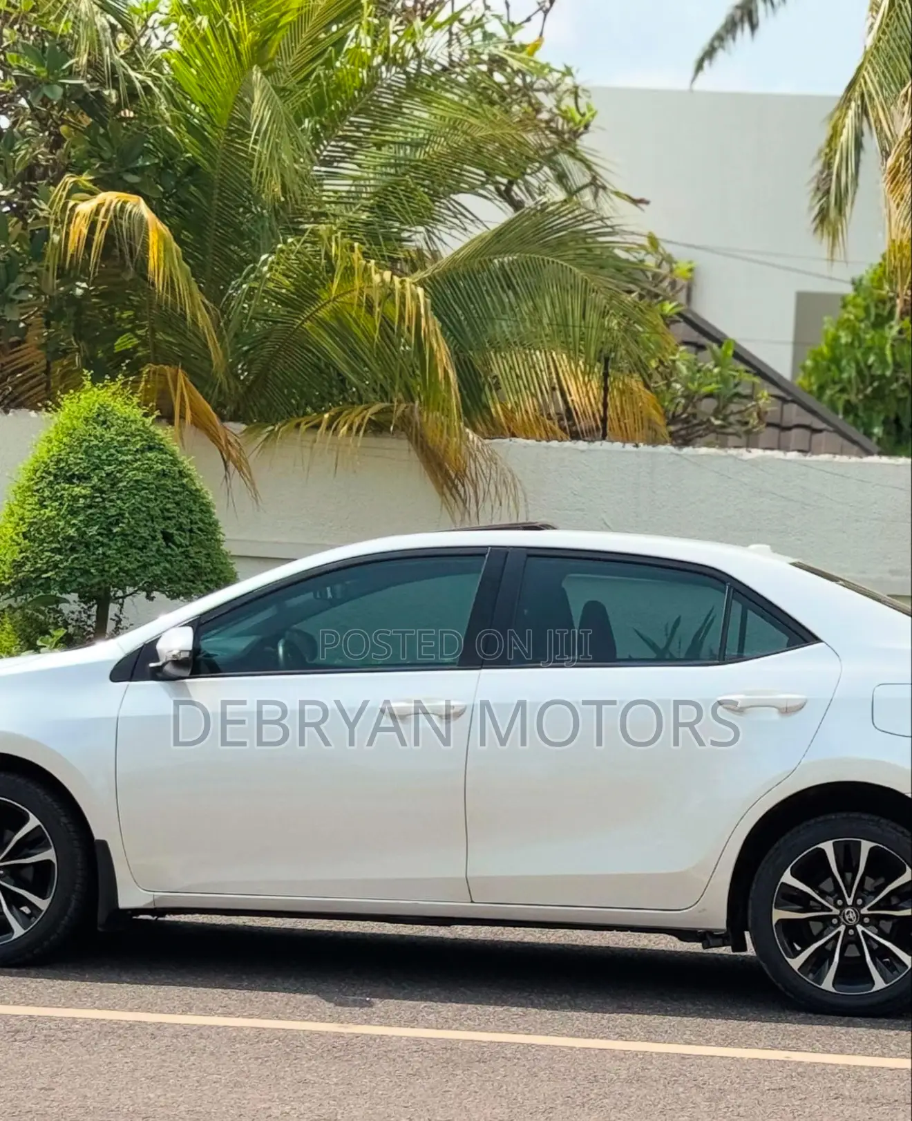 Toyota Corolla SE (1.8L 4cyl 6M) 2019 White