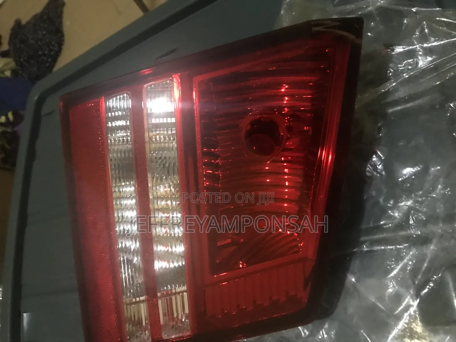 09-16 Dodge Journey Halgn Tail Light