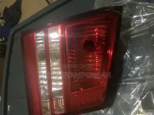 09-16 Dodge Journey Halgn Tail Light