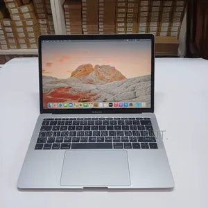 Laptop Apple MacBook Pro 2017 16GB Intel Core i7 SSD 500GB