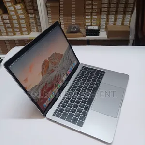 Laptop Apple MacBook Pro 2017 16GB Intel Core i7 SSD 500GB