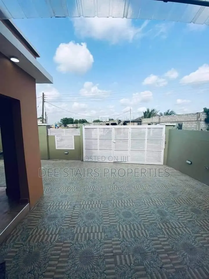 Furnished 2bdrm House in East Legon Hill for sale