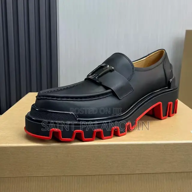Christ Loubs Moc