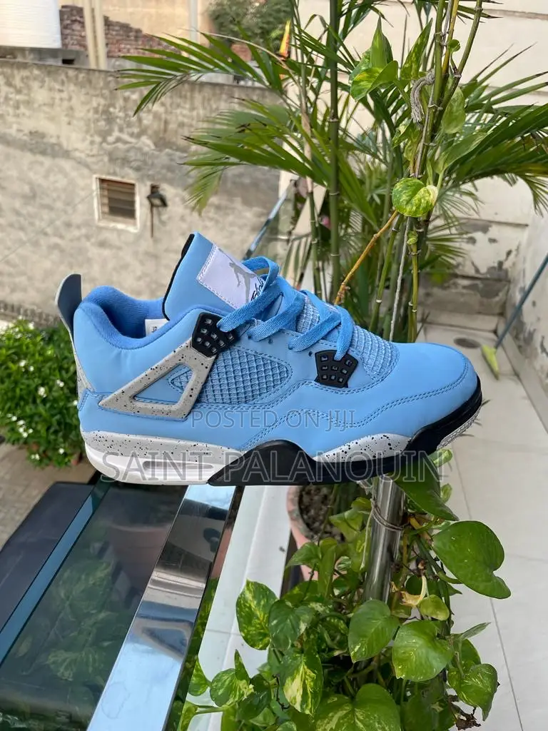 Jordan 4 University Blue