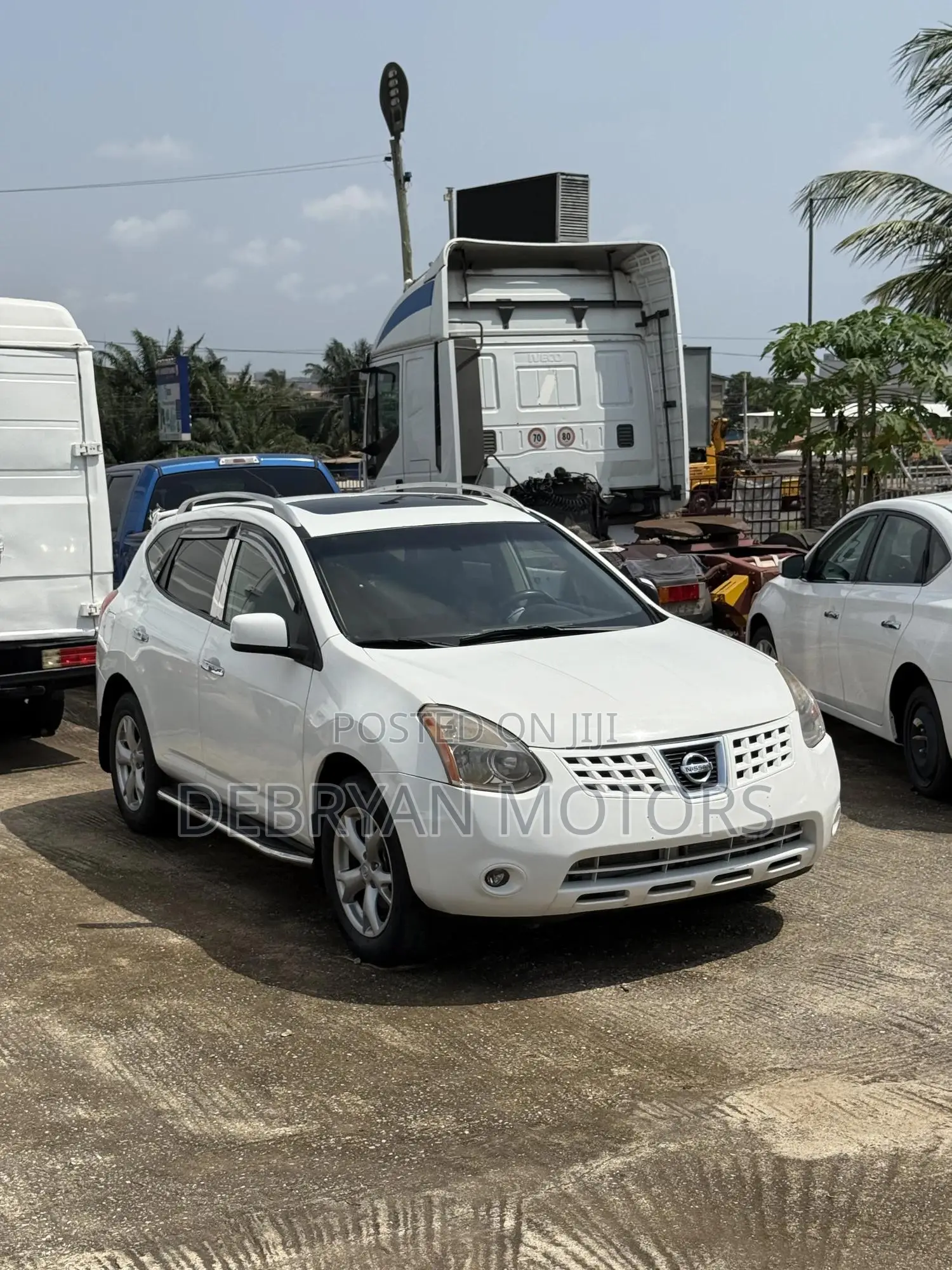 Nissan Rogue S AWD 2009 White