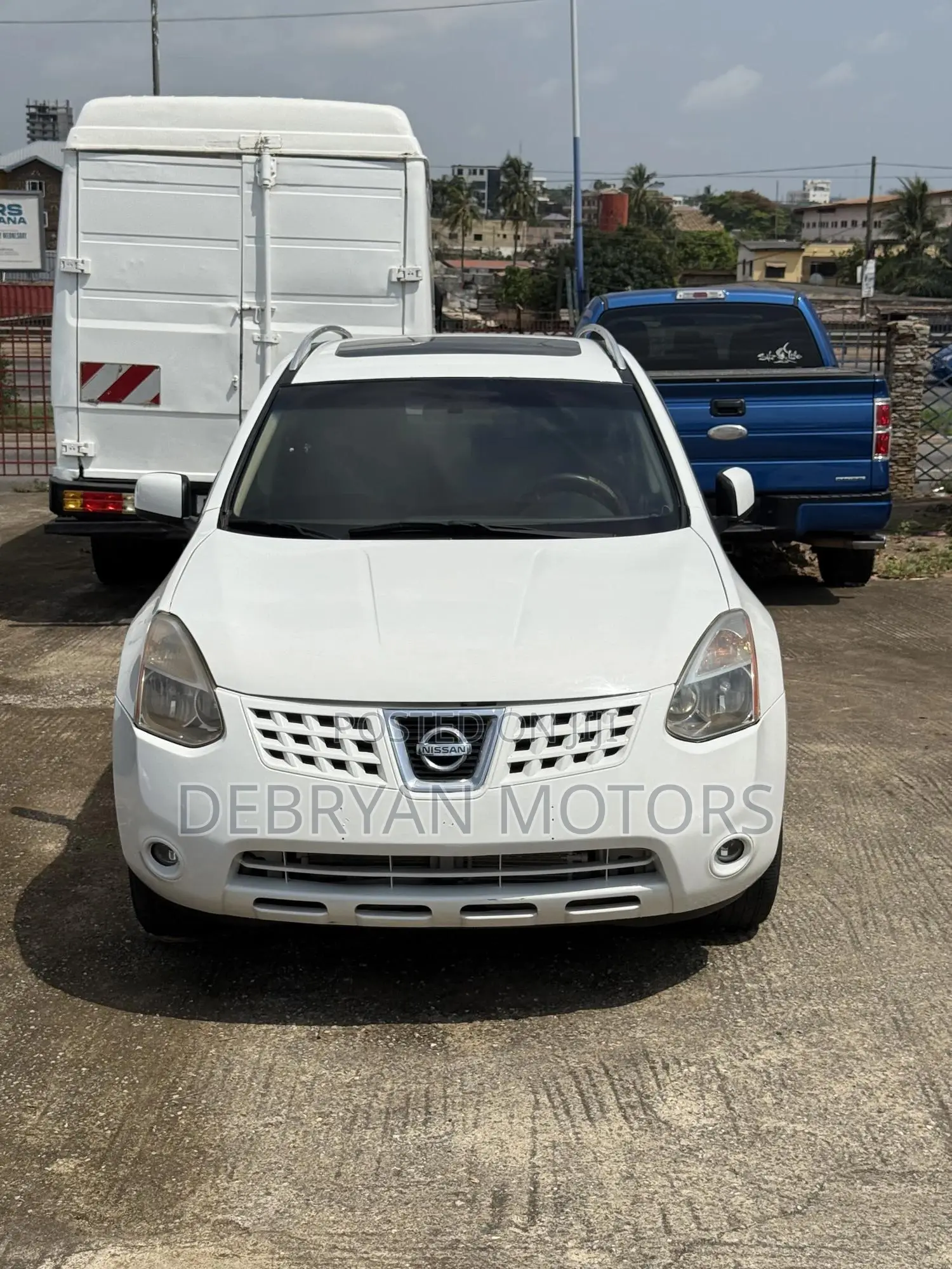 Nissan Rogue S AWD 2009 White