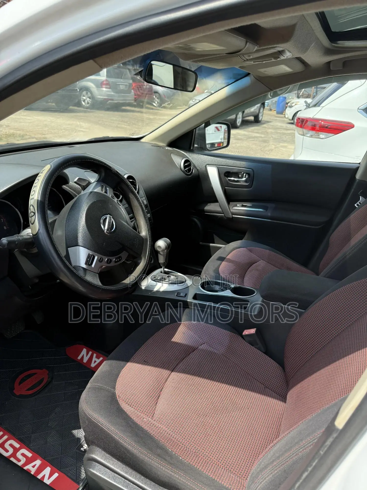Nissan Rogue S AWD 2009 White