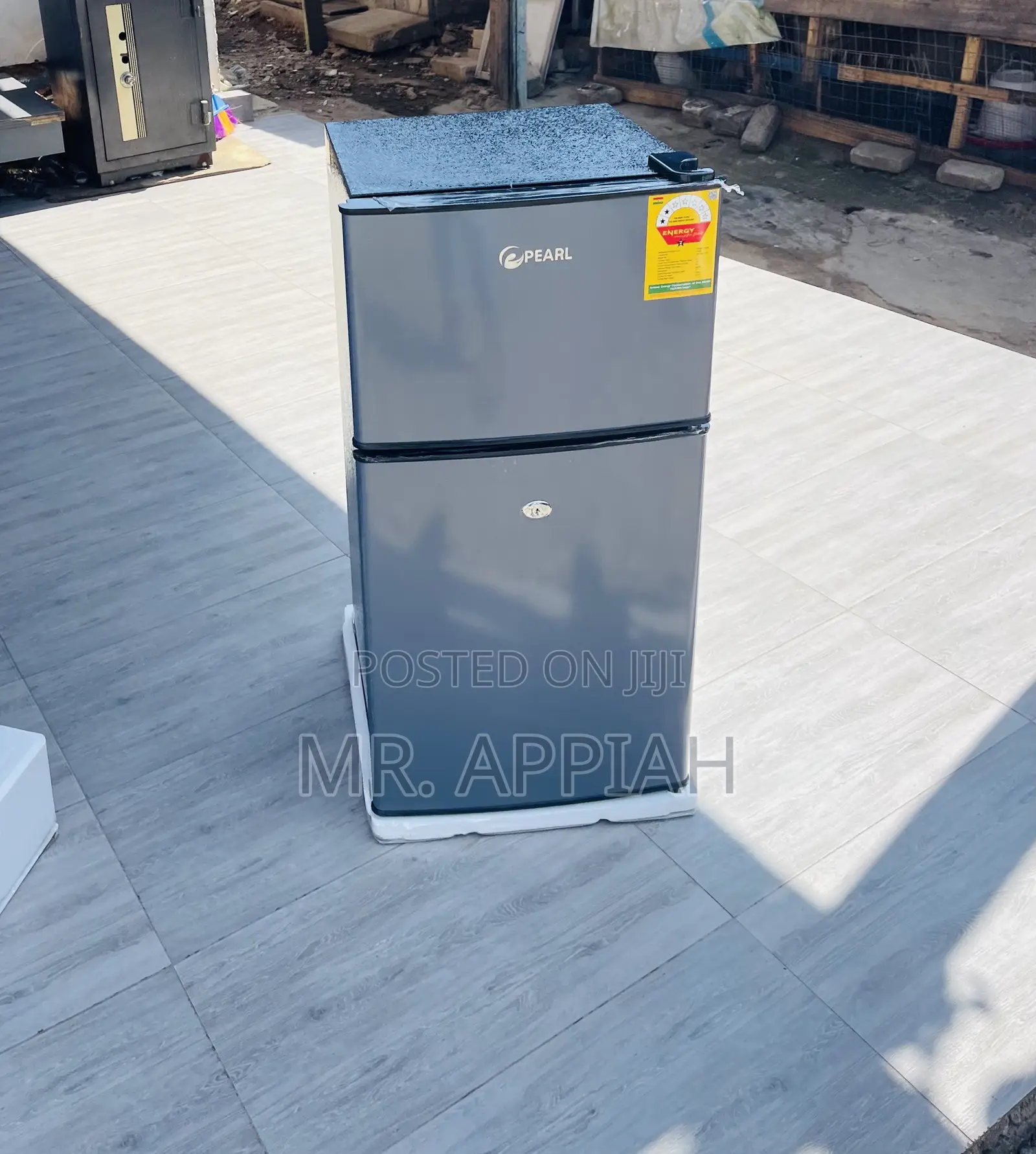 Purchase AffordablePearl Pf-200lf-25y Table Top Fridge,Gray