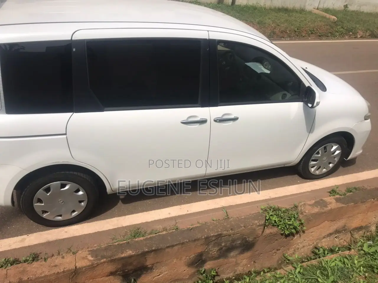 Toyota Sienta 2013 White