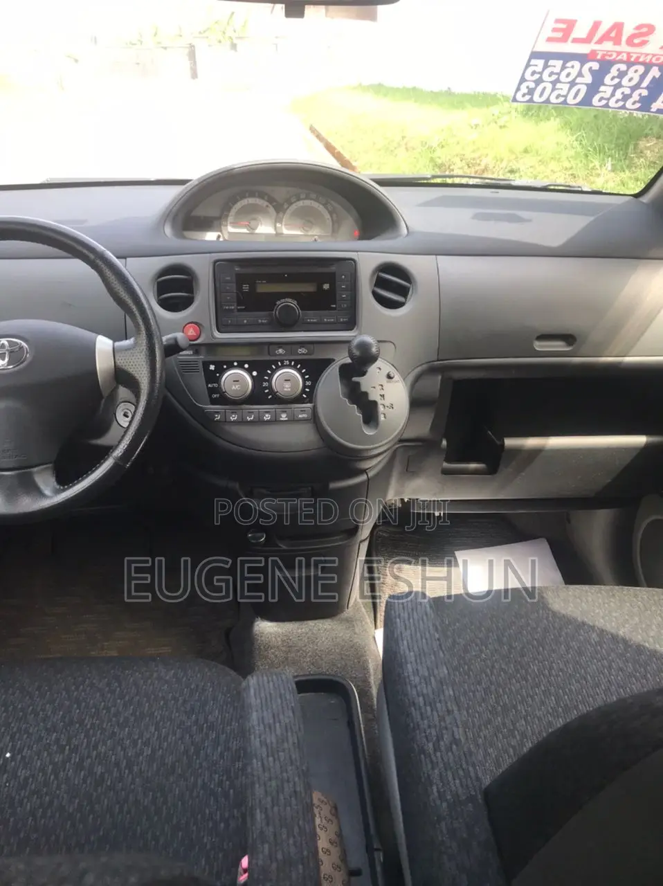 Toyota Sienta 2013 Burgundy