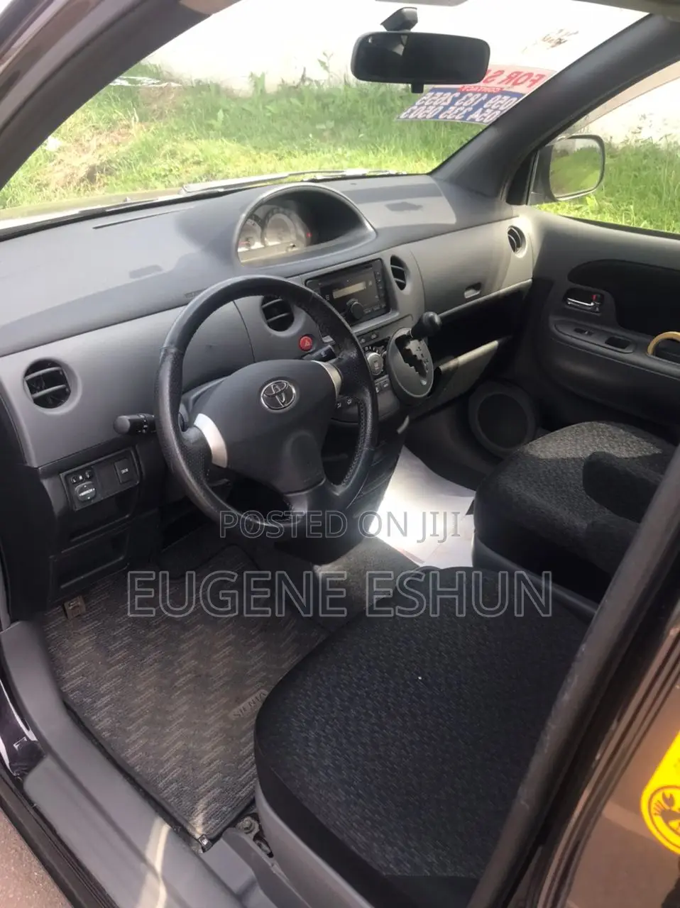 Toyota Sienta 2013 Burgundy