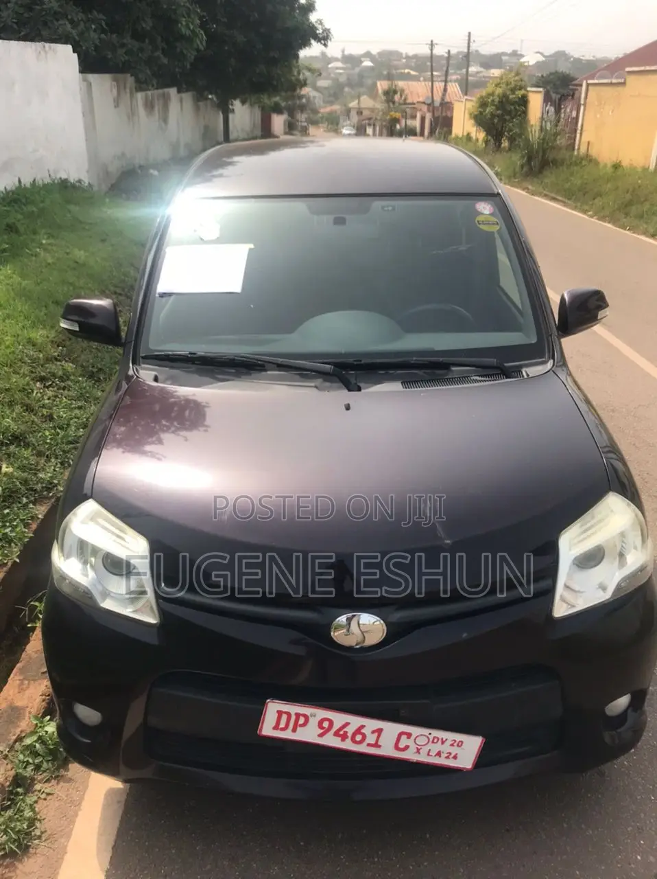 Toyota Sienta 2013 Burgundy