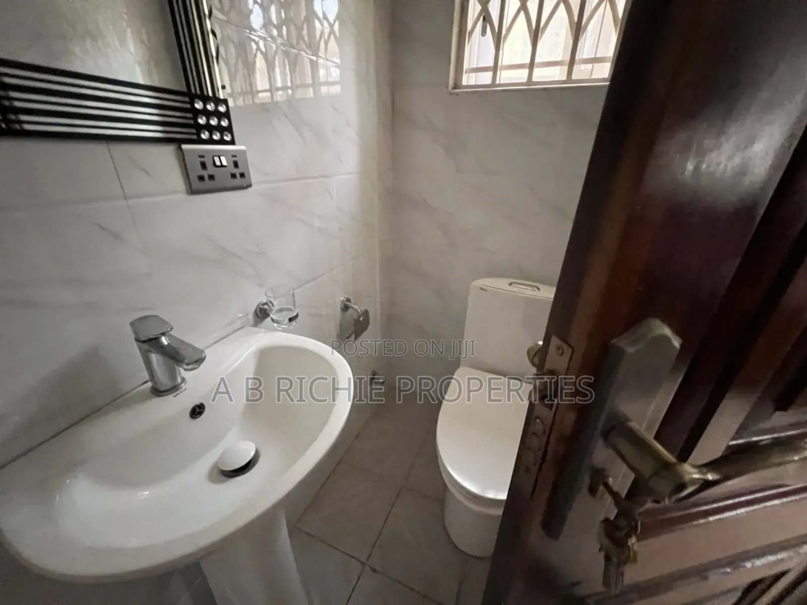 3bdrm Apartment in North Legon for rent