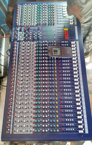 Soundcraft Lx9 32-channel Audio Mixer