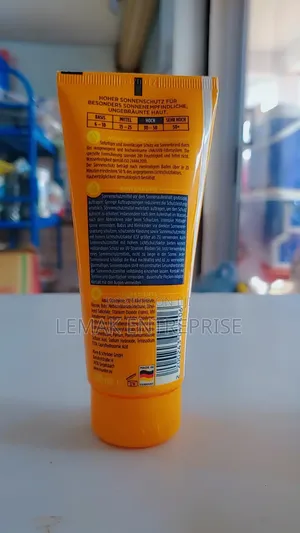 Lavozon Sunscreen Cream 100ml