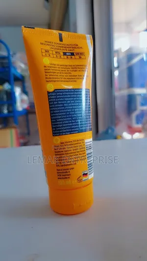 Lavozon Sunscreen Cream 100ml