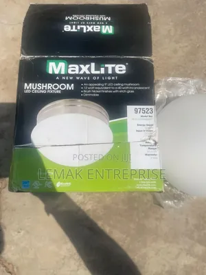 Ceiling Light Maxlite 12 Watt Equivalent to 40 Watt