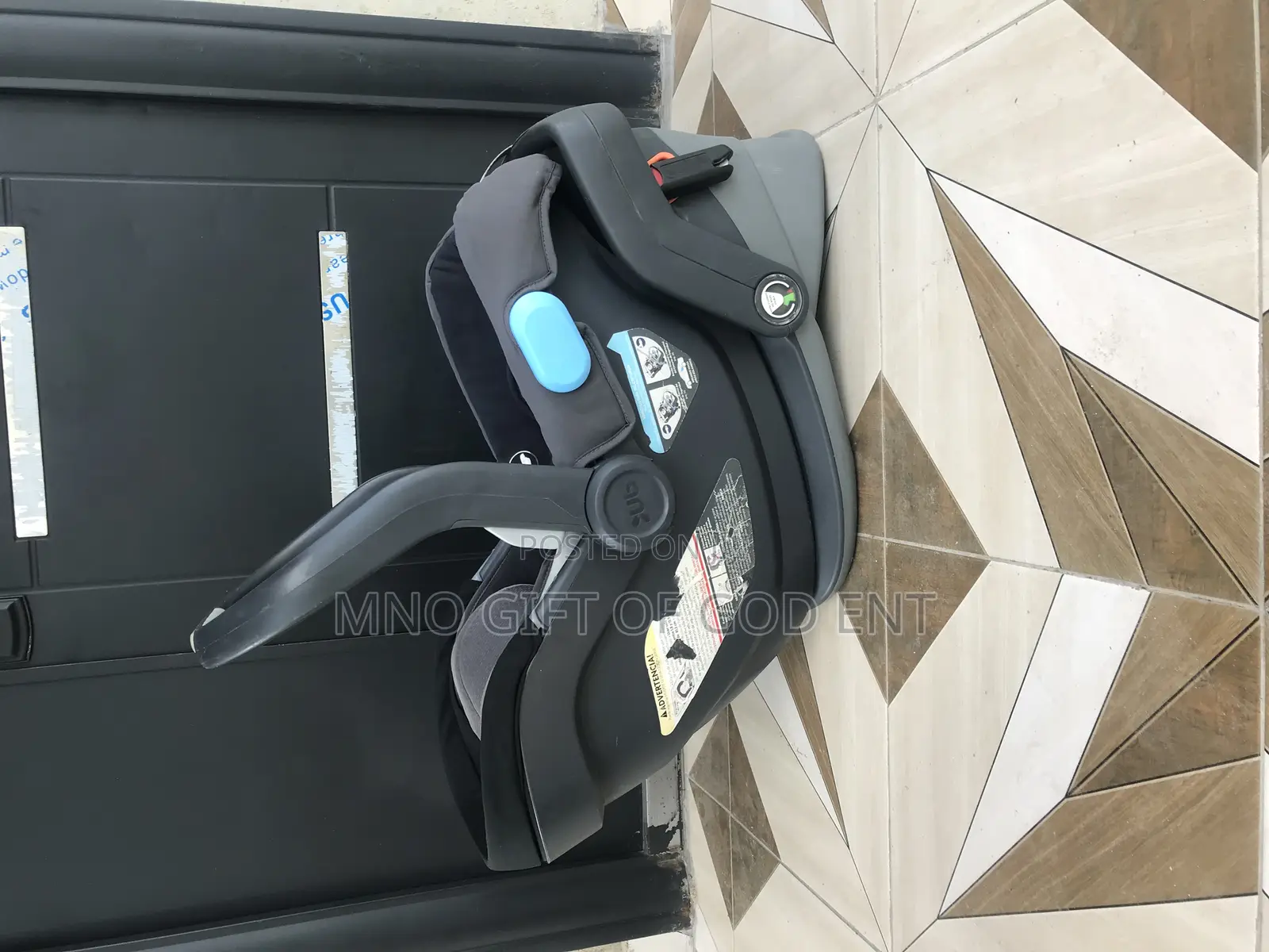 Uppababy Mesa New Born Baby Car Seat and Base