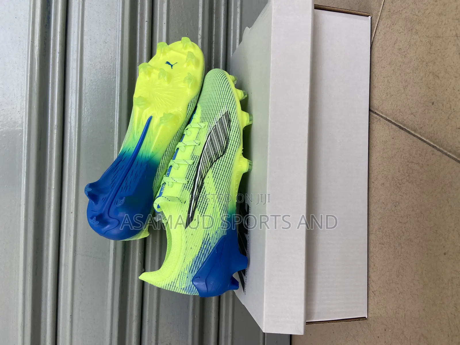 Original New Football Cleat Available at Cool Price